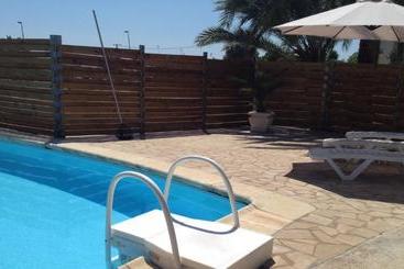 Apartamentos Playa D Y G