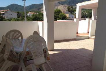 Apartamentos Playa D Y G