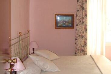 تختخواب و صبحانه Soggiorno Michelangelo