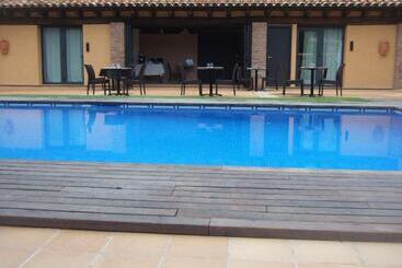 تختخواب و صبحانه Hostalet De Begur   Adults Only