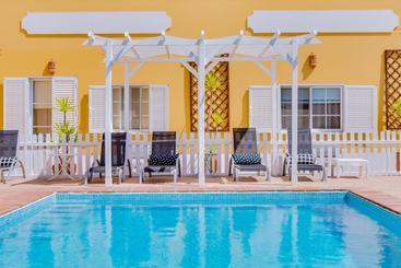 茅舍 Quinta Almargem Lusitano   Farm House