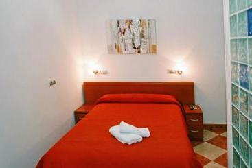 Hostal Colón