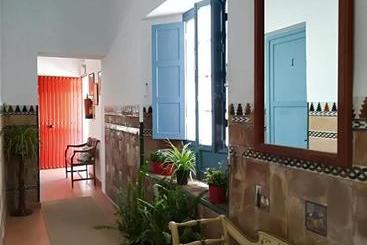 مسافرخانه Tranvía Beach House