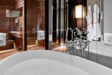 هتل Mandarin Oriental Guangzhou