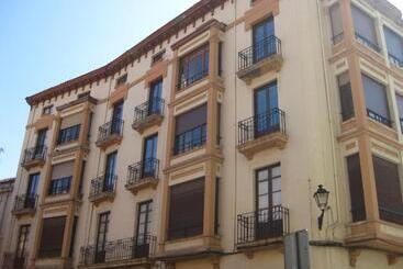 پانسیون Pensión Sandoval