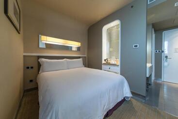 Shanghai Hongqiao Airport Hotel   Air China