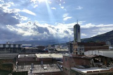 ユースホステル Econotel Colours Cali