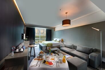 هتل 72 Sharjah Waterfront