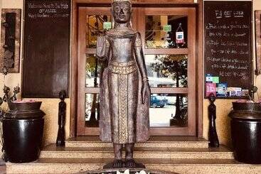 Anise Hotel & Restaurant