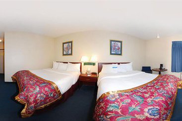 هتل Fairfield Inn & Suites By Marriott Cedar Rapids North