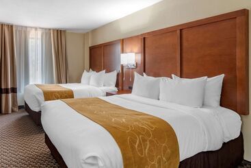 בית מלון כפרי Comfort Suites Manhattan