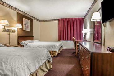 호텔 Econo Lodge Breezewood