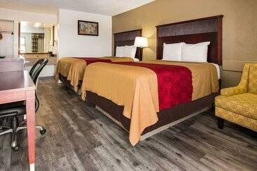 בית מלון כפרי Econo Lodge Inn & Suites