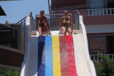 فندق Mehtap Family