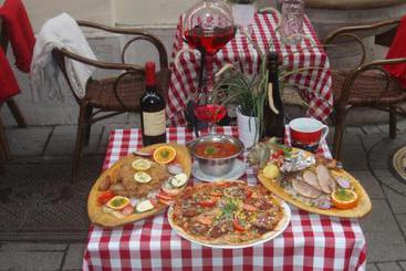 酒店 Old Monarchia