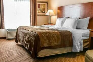 Отель Quality Inn Near Interstate I94