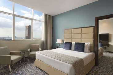 Отель Ramada Abu Dhabi Corniche