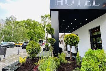 Side One Design Hotel Garni