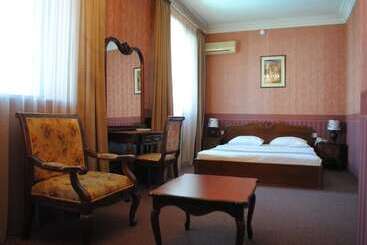 هتل Splendid Tbilisi