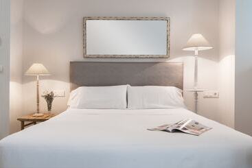 公寓 Suites Sevilla Plaza