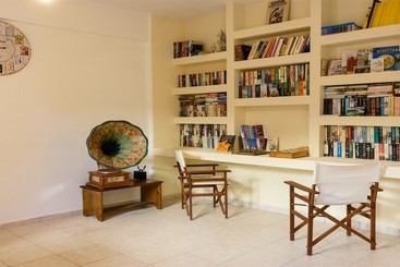 Argyro Apartments & Studios