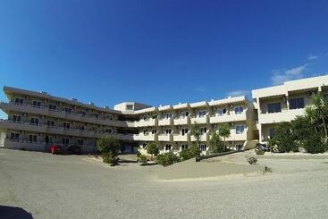 Hillside Studios & Apartments