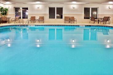 Holiday Inn Express Hotel & Suites Dubuque West, An Ihg