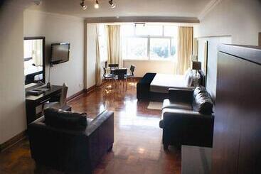 호텔 Belaire Suites