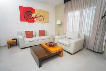 酒店 Encanto Riviera Condo