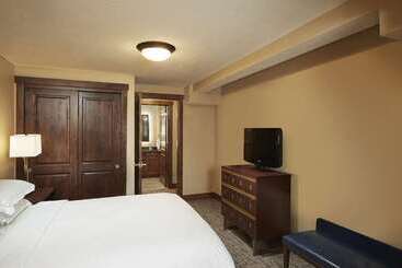 هتل Hilton Grand Vacations Club Sunrise Lodge Park City