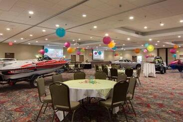 فندق Holiday Inn Express & Suites Willmar, An Ihg