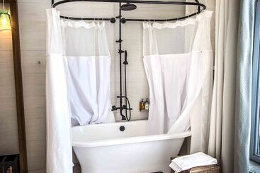 فندق & Spa Le Germain Charlevoix