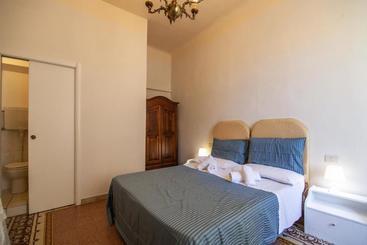 تختخواب و صبحانه Le Violette