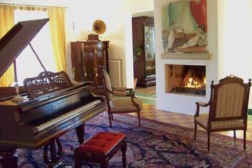 مبيت وإفطار Villa Scuderi