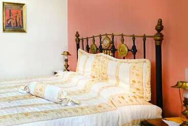 Ganimede Hotel, Galaxidi