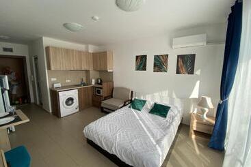 فندق Admiral Plaza