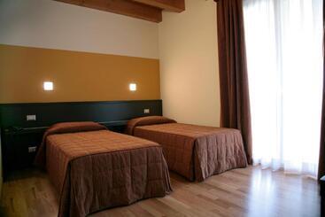 בית מלון כפרי Corte Della Rocca Bassa