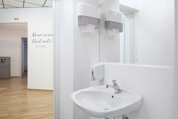 هتل Hostel Tresor