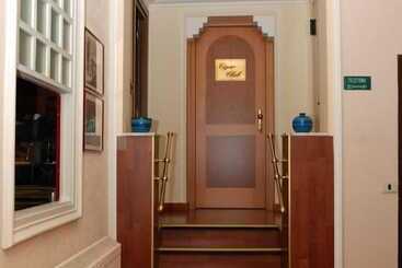 فندق Iris Crillon