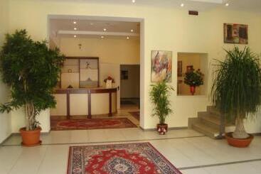 Отель Palace Gioia Tauro