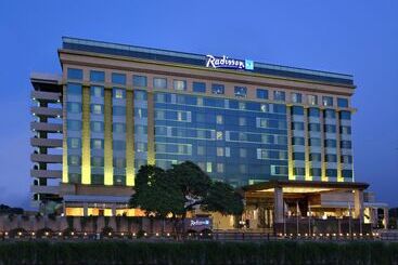 בית מלון כפרי Radisson Blu Jaipur