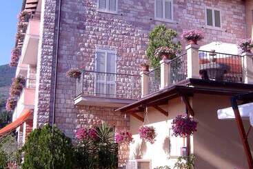 فندق Viole Country