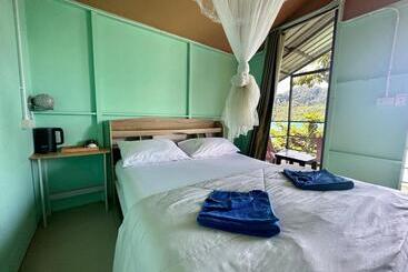 هاستل Phi Phi Seaside Bungalow