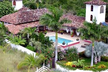 בית מלון כפרי Rancho Chilamate Guest Ranch