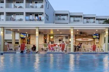 アパートホテル 2 Bed Condo With Balcony Facing Pool And Sunsets!