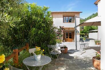 تختخواب و صبحانه Rivo Della Corte