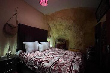 هتل آپارتمان Grotte Thami