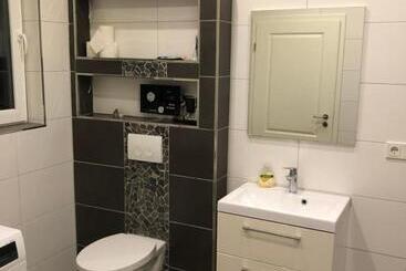 膳宿费 Haus Pazarcik