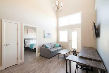 The Suites, Inn Hotels