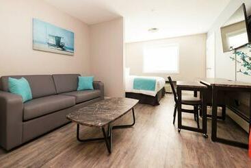 The Suites, Inn Hotels
